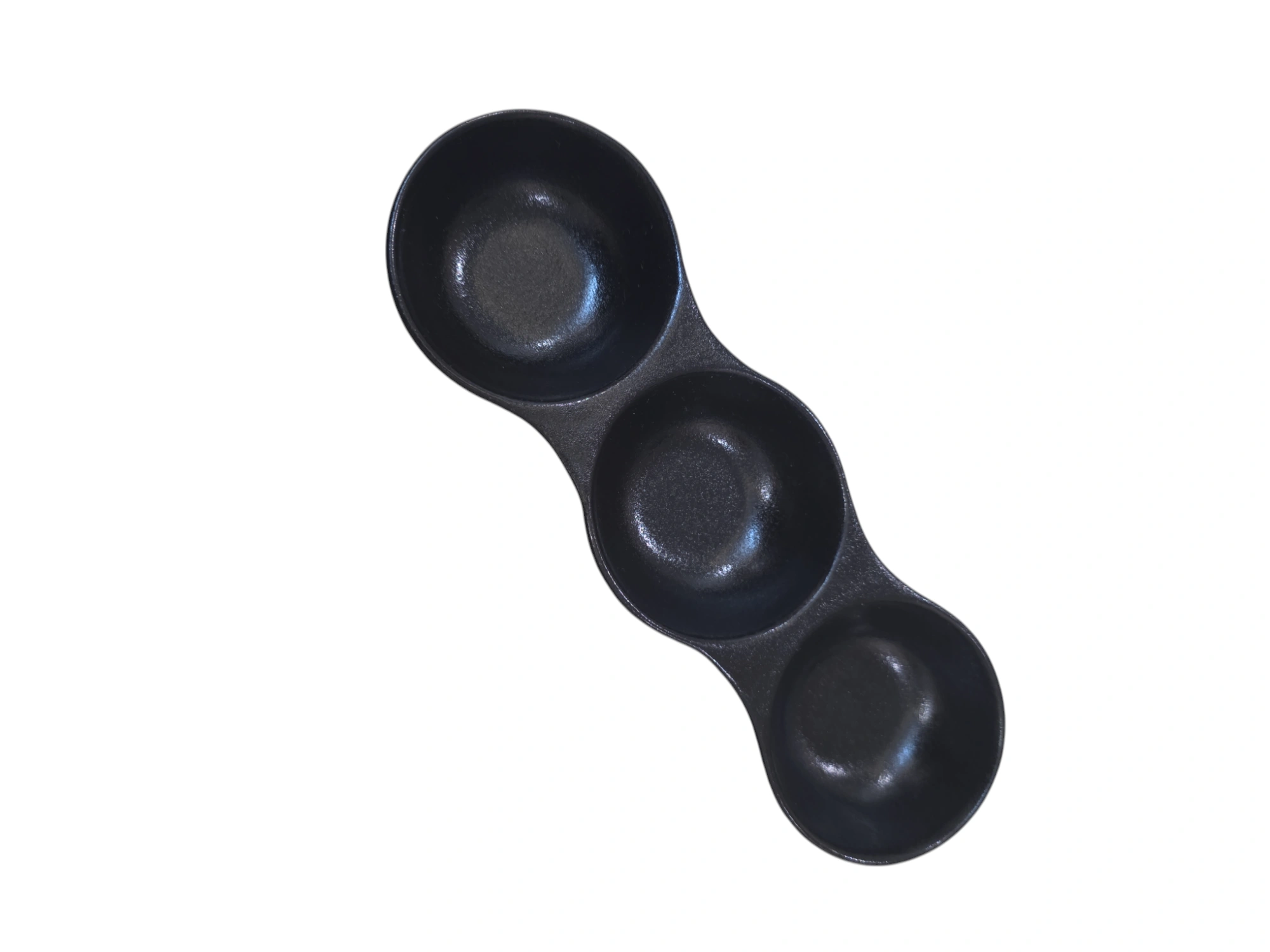 Assiette triple en céramique noire · 23,5 × 7,5 × 3,3 cm